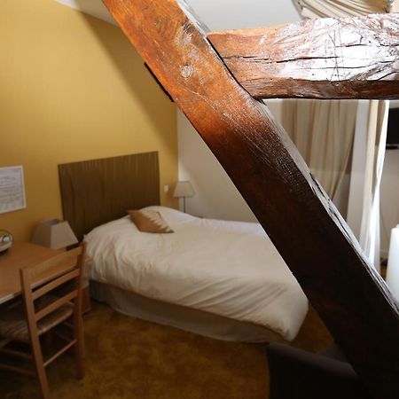 Hotel Restaurant La Goutte Noire Chateaumeillant Luaran gambar