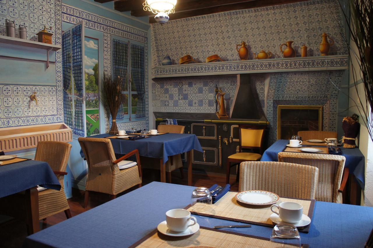 Hotel Restaurant La Goutte Noire Chateaumeillant Luaran gambar