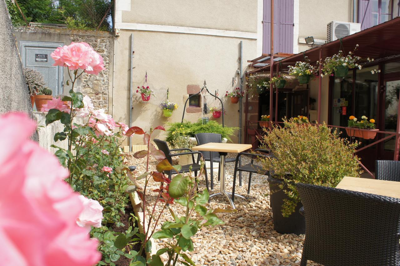 Hotel Restaurant La Goutte Noire Chateaumeillant Luaran gambar