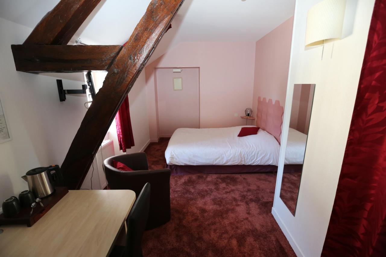 Hotel Restaurant La Goutte Noire Chateaumeillant Luaran gambar