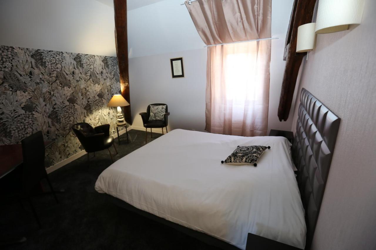 Hotel Restaurant La Goutte Noire Chateaumeillant Luaran gambar